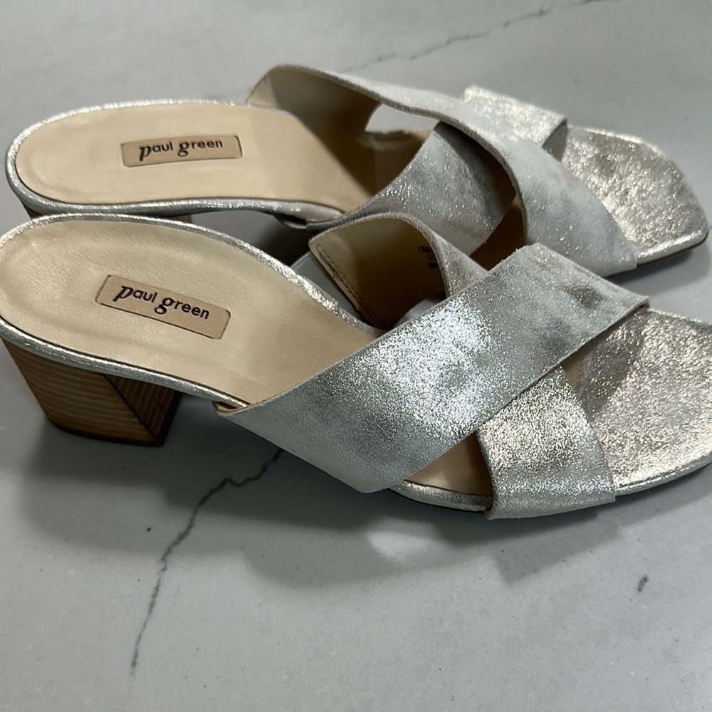 NWOT Paul Green Silver Women's Shoes